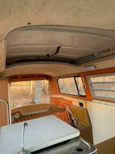 Volkswagen Bus/Vanagon 1972 image number 28