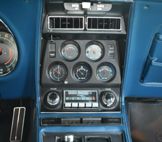 Chevrolet Corvette 1971 image number 10
