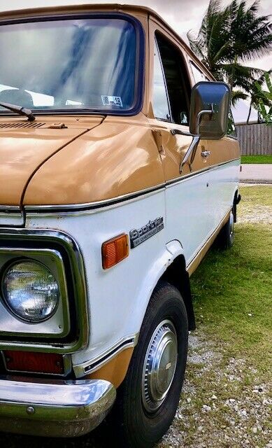 Chevrolet G20 Van 1975 image number 18