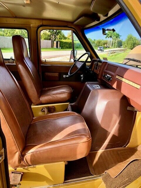 Chevrolet G20 Van 1975 image number 23