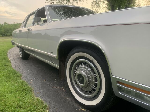 Lincoln Continental 1976 image number 14