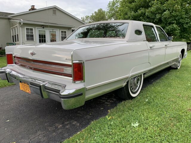 Lincoln Continental 1976 image number 9