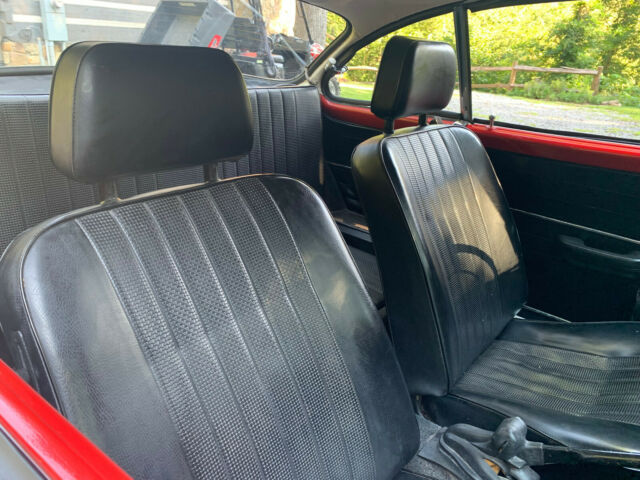 Volkswagen Karmann Ghia 1970 image number 7