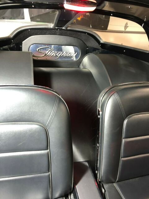 Chevrolet Corvette 1965 image number 9