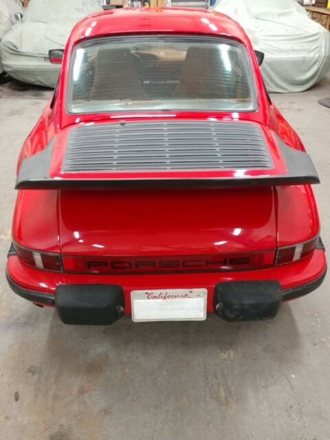 Porsche 911 1975 image number 27