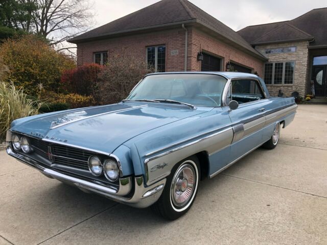 Oldsmobile Starfire 1962 image number 1