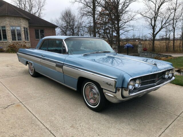 Oldsmobile Starfire 1962 image number 27