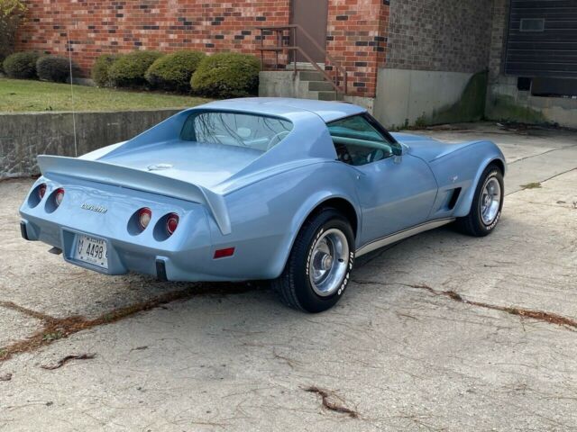 Chevrolet Corvette 1977 image number 28