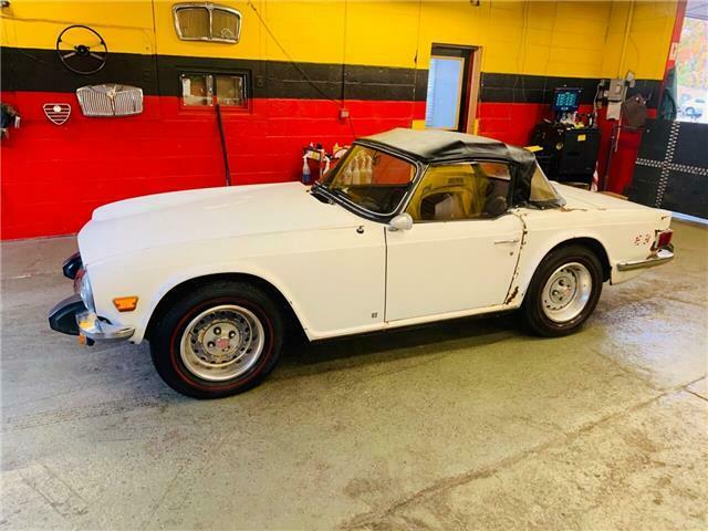Triumph TR-6 1976 image number 24