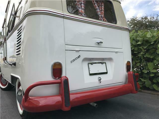 Volkswagen Bus/Vanagon 1969 image number 22