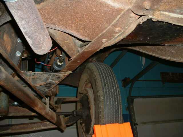 Ford Model B 1932 image number 22