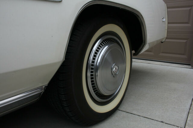 Cadillac Eldorado 1975 image number 31