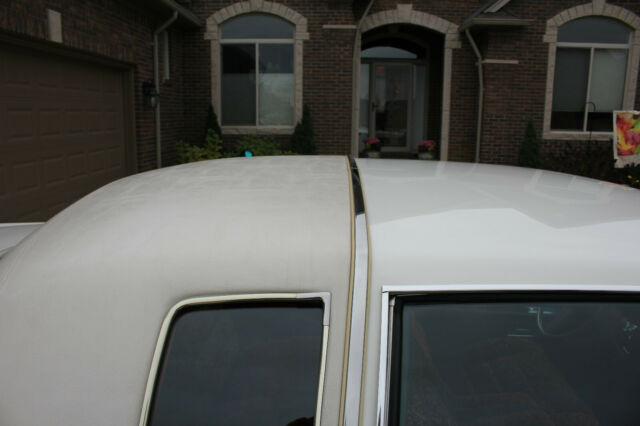 Cadillac Eldorado 1975 image number 34