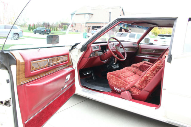 Cadillac Eldorado 1975 image number 43