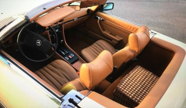 Mercedes-Benz SL-Class 1977 image number 2