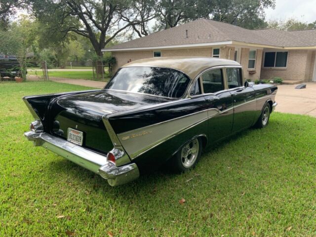 Chevrolet Bel Air/150/210 1957 image number 2