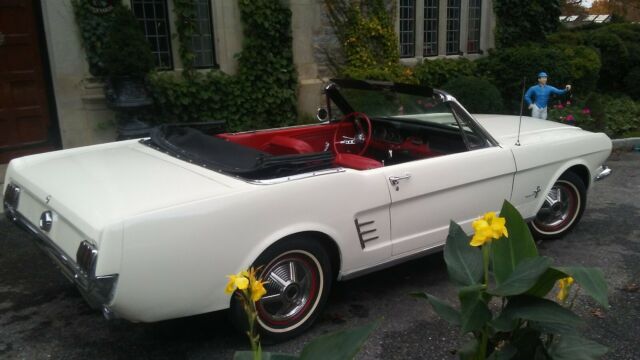Ford Mustang 1966 image number 26