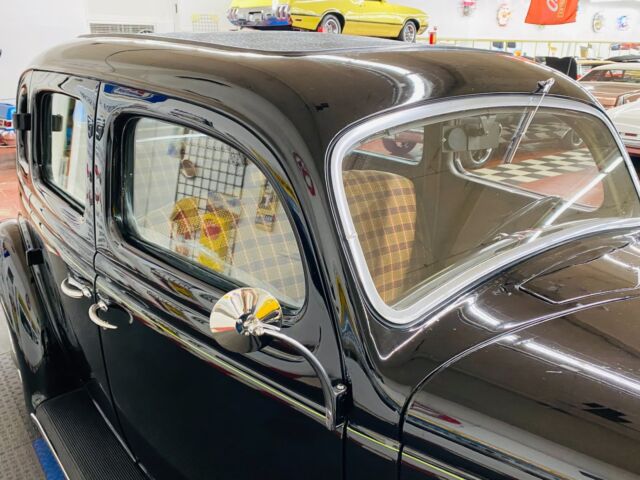 Ford Deluxe 1936 image number 42