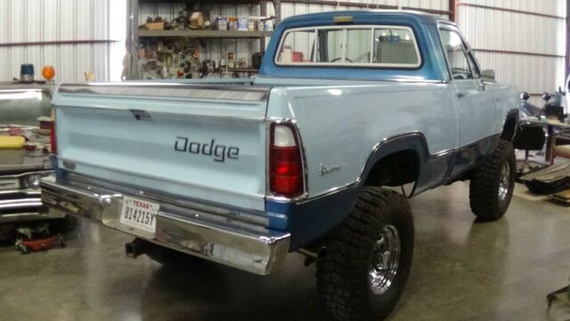 Dodge Power Wagon 1975 image number 5