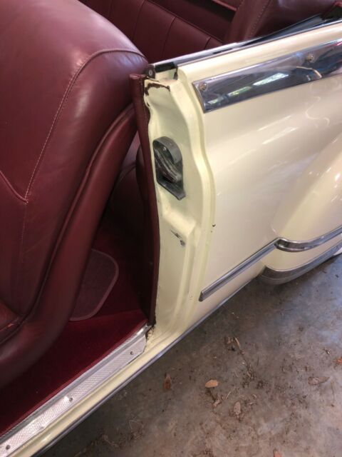 Pontiac Chieftain 1951 image number 18