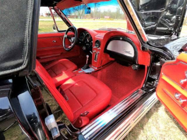 Chevrolet Corvette 1965 image number 33
