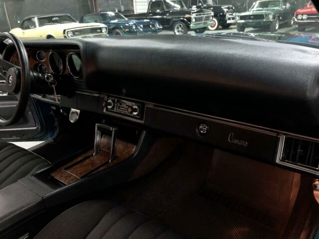 Chevrolet Camaro 1971 image number 16