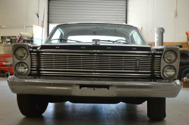 Ford Galaxie 1965 image number 9