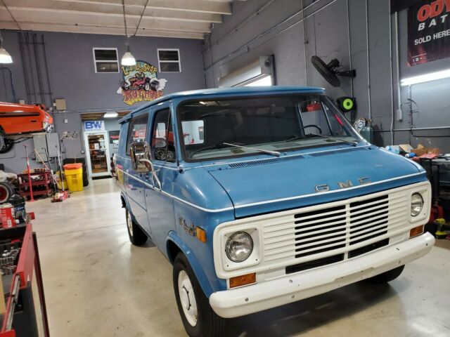 GMC Vandura 1974 image number 2