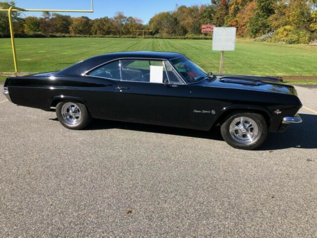 Chevrolet Impala 1965 image number 2