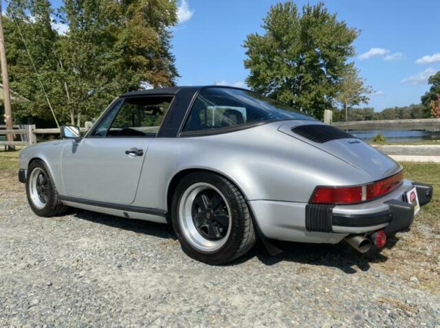 Porsche 911 1977 image number 26