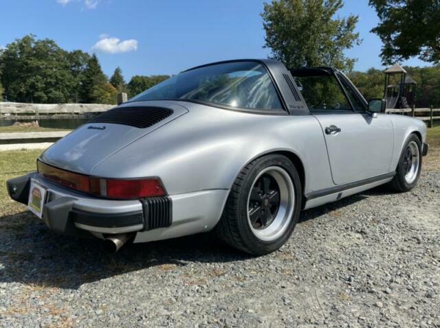 Porsche 911 1977 image number 4