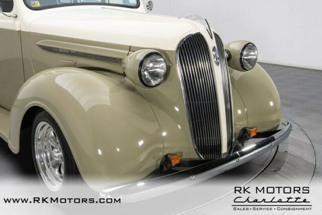 Plymouth Custom 1937 image number 37