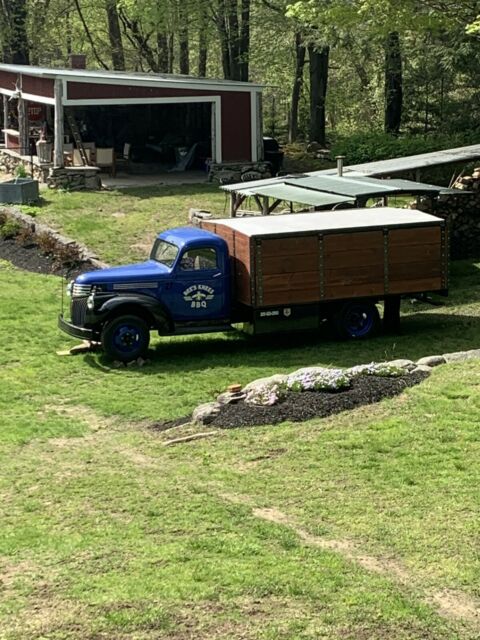 Chevrolet ton and half 1946 image number 5