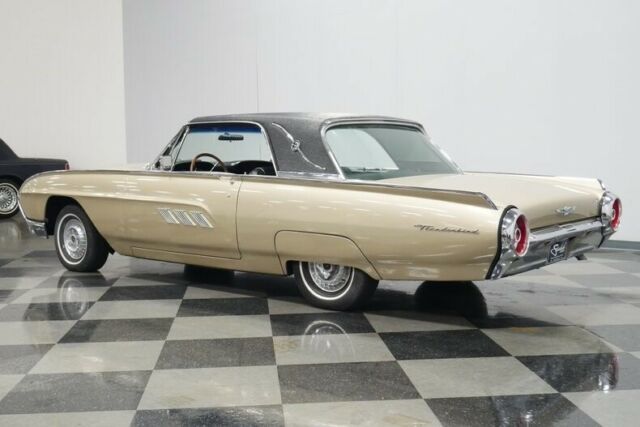Ford Thunderbird 1963 image number 32