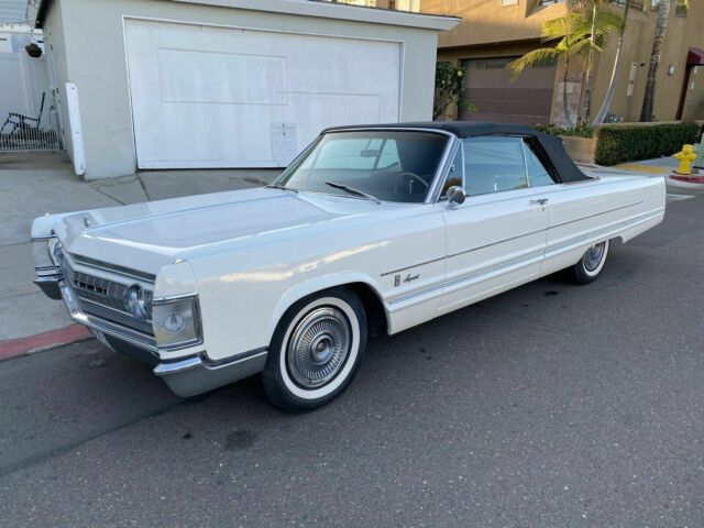 Chrysler Imperial Crown 1967 image number 1