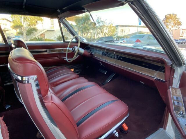 Chrysler Imperial Crown 1967 image number 18