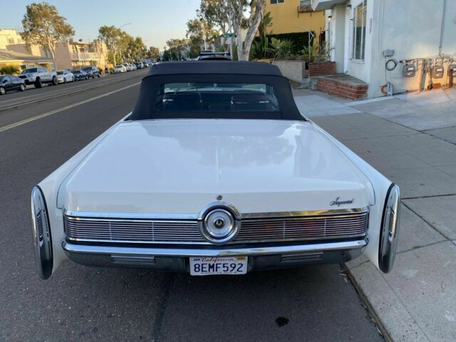 Chrysler Imperial Crown 1967 image number 29