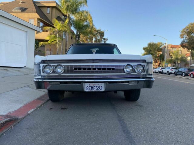 Chrysler Imperial Crown 1967 image number 35