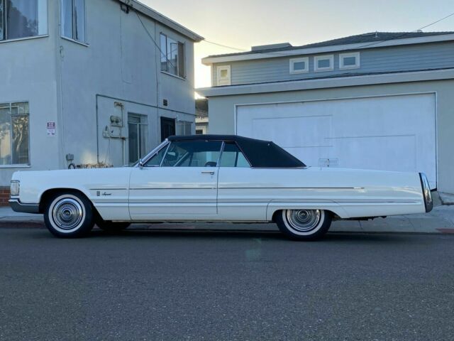 Chrysler Imperial Crown 1967 image number 36