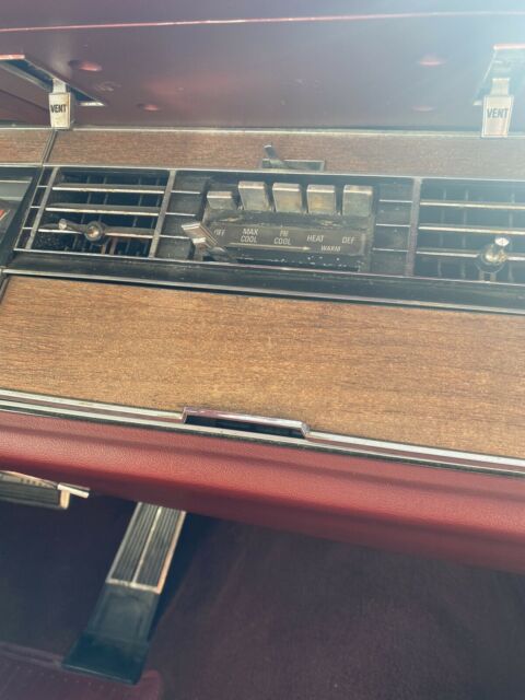 Chrysler Imperial Crown 1967 image number 43