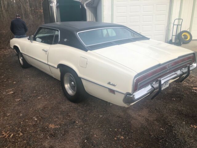 Ford Thunderbird 1970 image number 1
