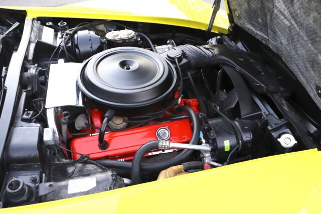 Chevrolet Corvette 1976 image number 21