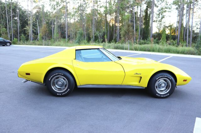 Chevrolet Corvette 1976 image number 28