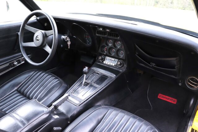 Chevrolet Corvette 1976 image number 39