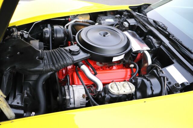 Chevrolet Corvette 1976 image number 43