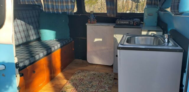 Volkswagen Bus/Vanagon 1973 image number 14