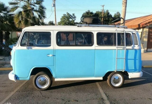 Volkswagen Bus/Vanagon 1973 image number 20