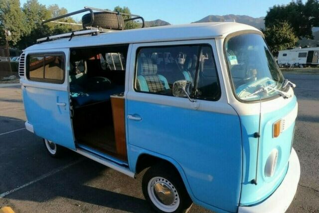 Volkswagen Bus/Vanagon 1973 image number 24