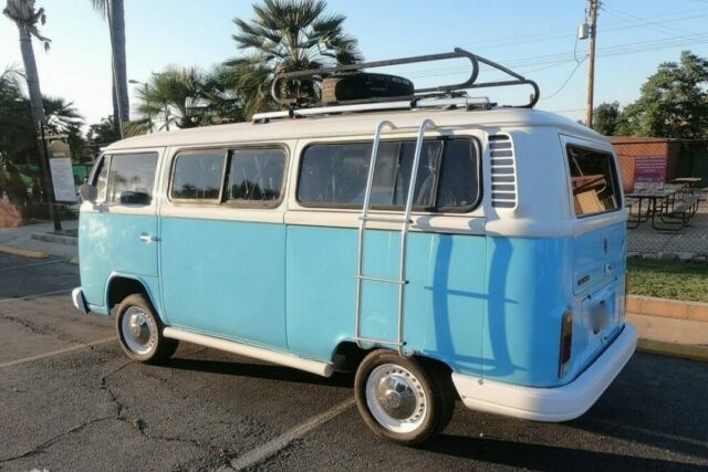 Volkswagen Bus/Vanagon 1973 image number 4