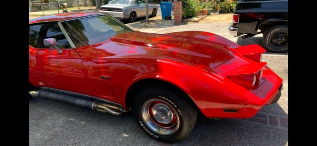 Chevrolet Corvette 1975 image number 16